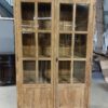 Robuuste teak vitrinekast