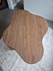 organisch gevormde tafel