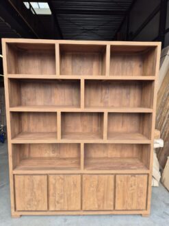 Alternative view of Massief teakhouten kast