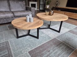 Ronde teak salontafels met stalen onderstel