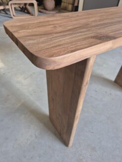 Alternative view of Massief teakhouten sidetable 120 cm met afgeronde hoeken