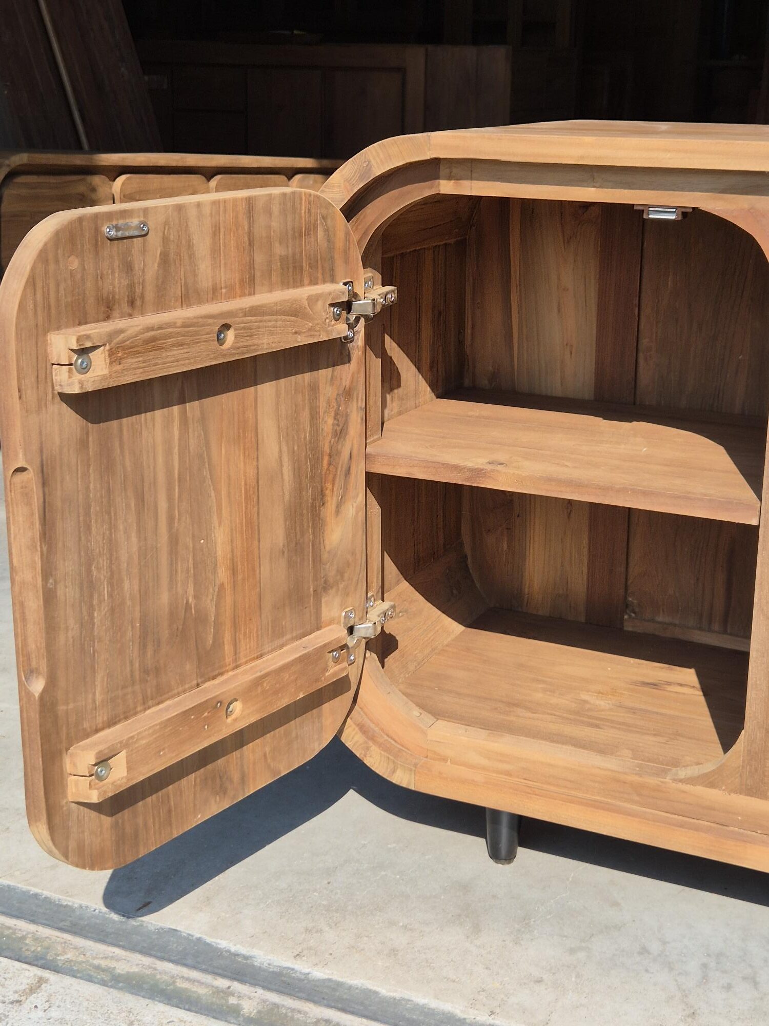 Organisch Teakhouten Dressoir Flow 200 cm - Afbeelding 5