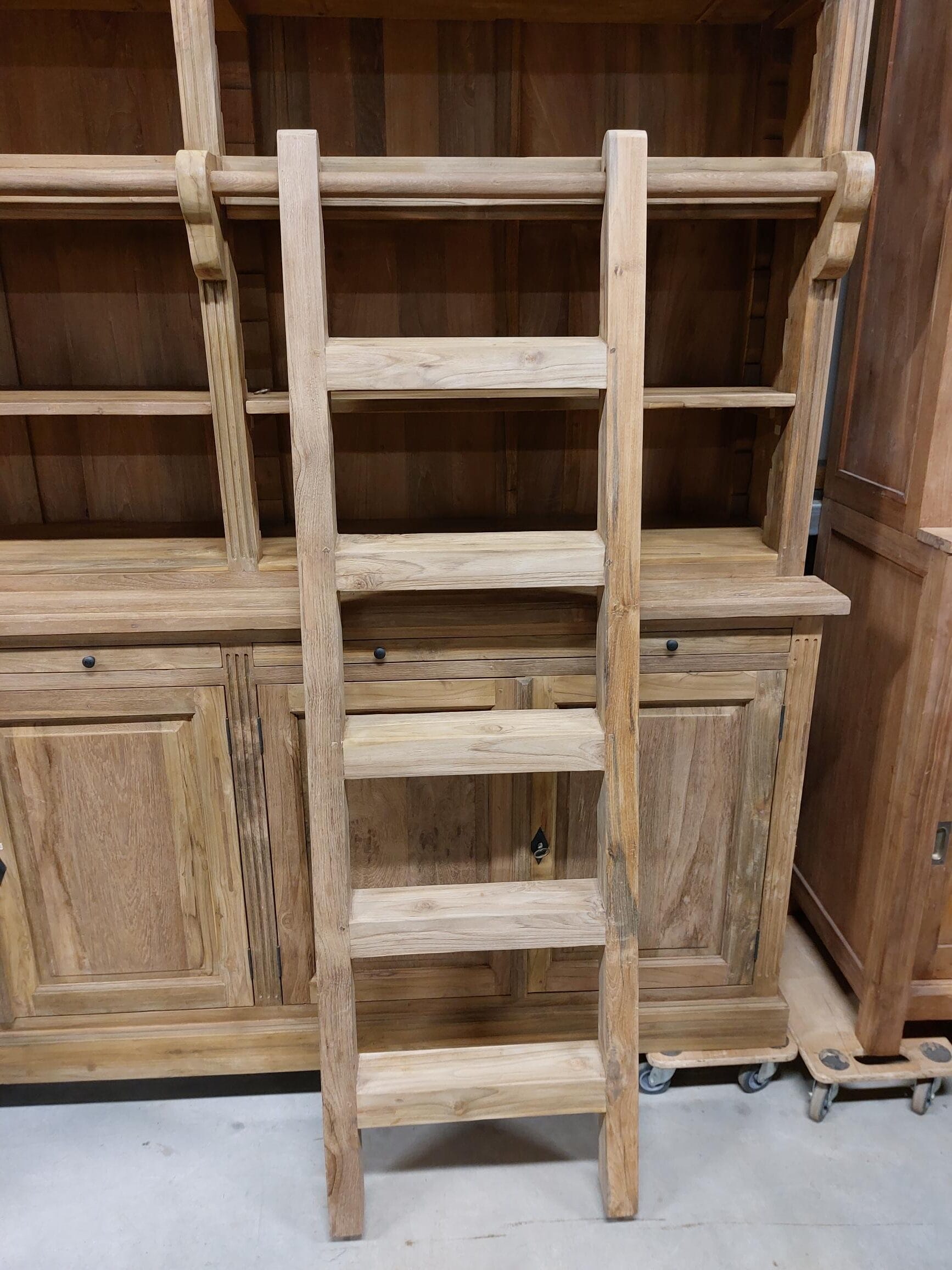 Teak Boekenkast Met Ladder - Bibliotheekkast 300 cm Oud Teak - Afbeelding 7