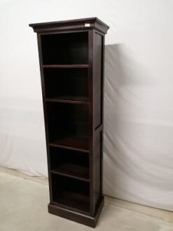Koloniale boekenkast