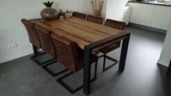 Industriële teak tafel