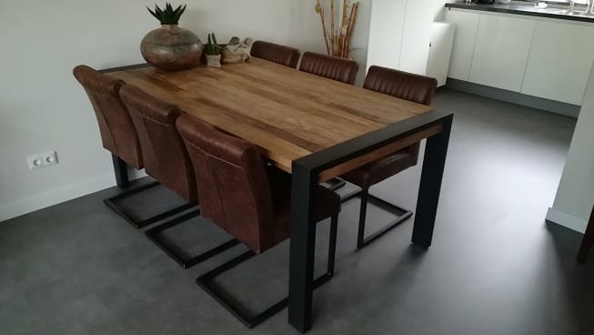 Industriële Teak Tafel 220x100 cm - Staal in Blad Oud Hout
