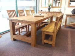 Robuuste teak kloostertafel