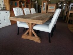 Kloostertafel met kruispoot